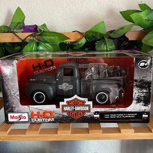 Harley Davison 1948 Ford F-1 Pickup